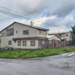 Propiedad en venta en Curacautín con 2 casas y 13 dormitorios en esquina Sargento Aldea